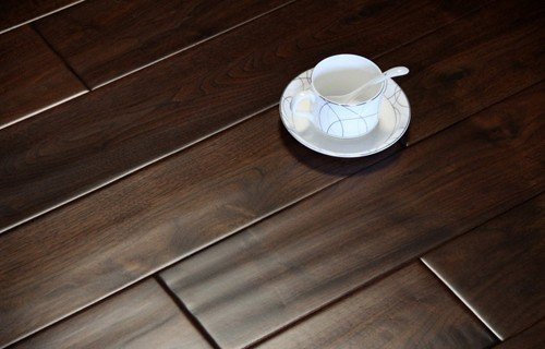 實(shí)木地板裝好后咯吱響怎么辦？教你如何解決和預(yù)防！