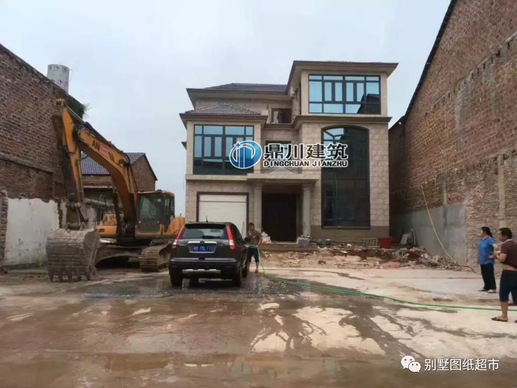 在城里28萬能買到7室4廳3衛(wèi)1廚1露臺1車庫嗎？在農村建房就可以！