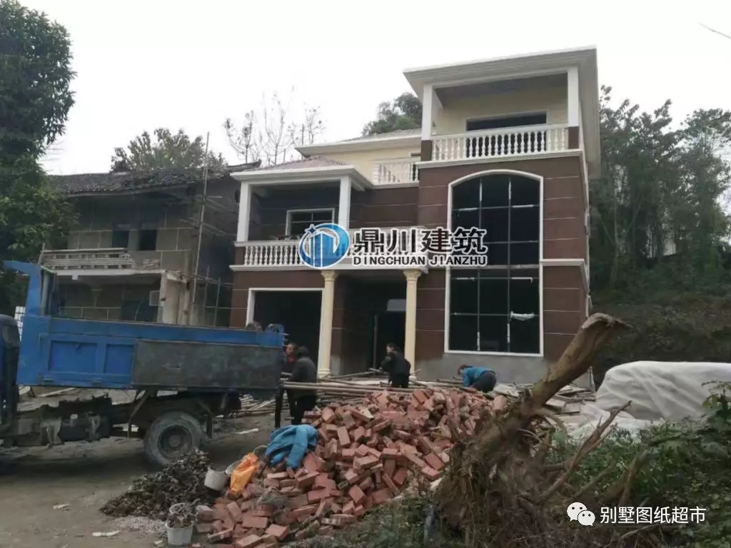 在城里28萬能買到7室4廳3衛(wèi)1廚1露臺1車庫嗎？在農村建房就可以！