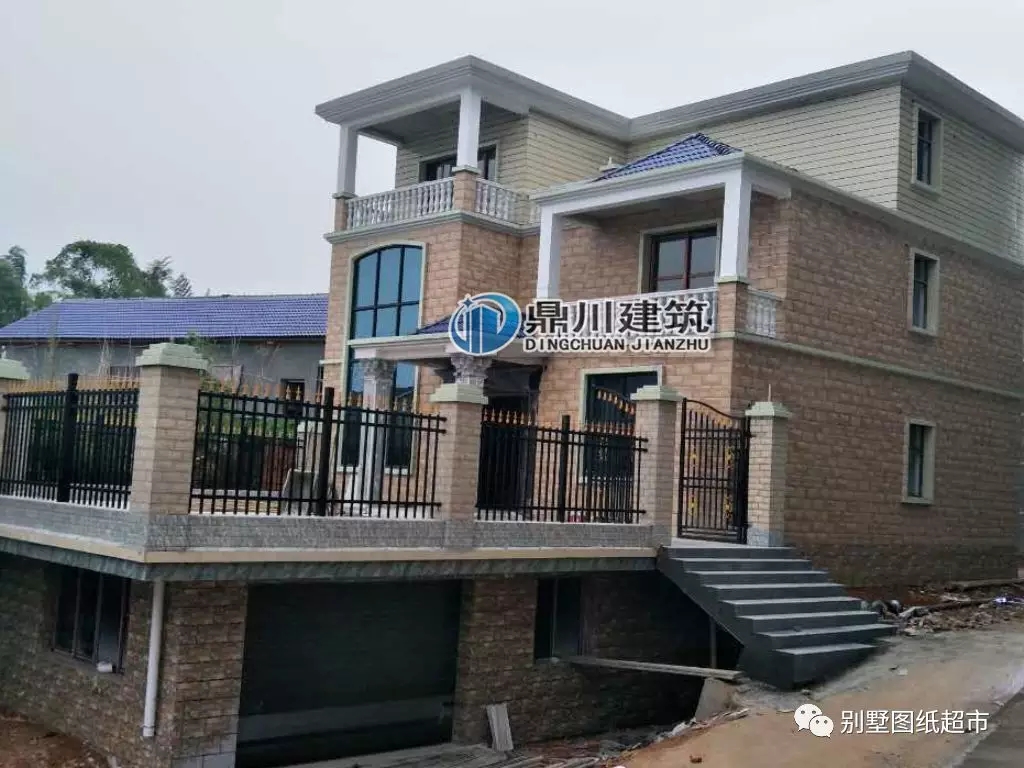 在城里28萬能買到7室4廳3衛(wèi)1廚1露臺1車庫嗎？在農村建房就可以！