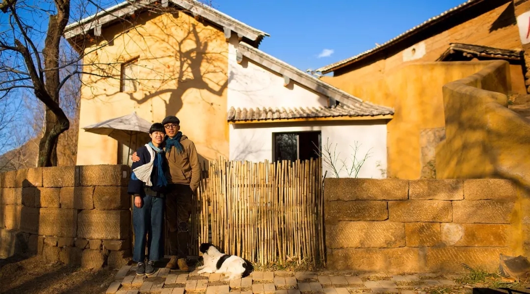 他用行動(dòng)表達(dá)愛(ài)，將牛棚改成了300㎡的別墅送老婆