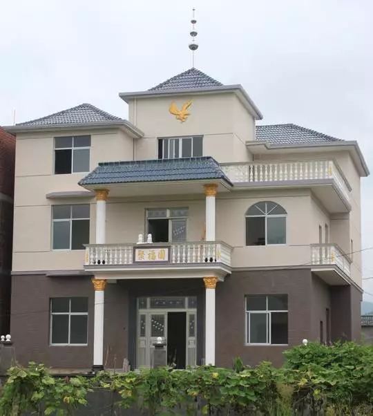 【分享】江西網(wǎng)友花30萬建成帶門面的農(nóng)村別墅，臨街地基很適合！