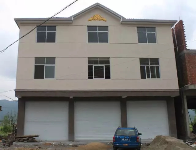 【分享】江西網(wǎng)友花30萬建成帶門面的農(nóng)村別墅，臨街地基很適合！