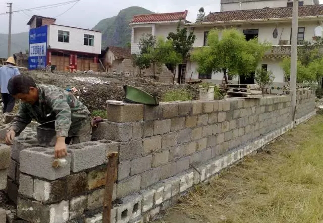 【分享】江西網(wǎng)友花30萬建成帶門面的農(nóng)村別墅，臨街地基很適合！